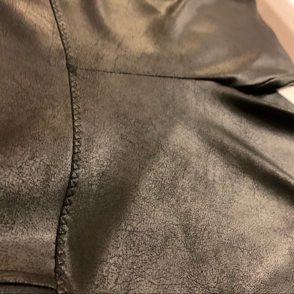 NWOT- Faux Leather Leggings, marble black sheen size small fits up to Med - Picture 4 of 10